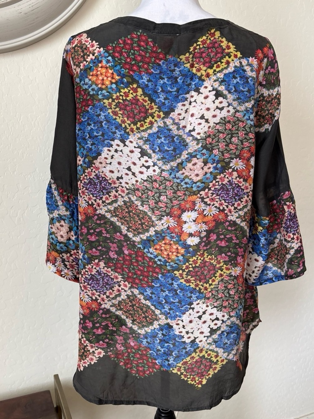 Johnny Was Black Multi Floral Button-Front rayon Blouse bell sleeves M - Picture 2 of 8